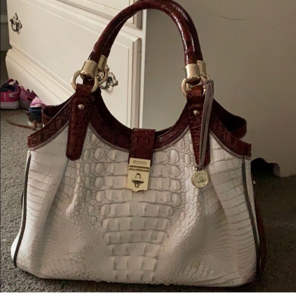 Women brahmin alligator white purse with matching wallet